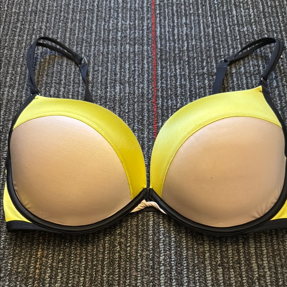 Victoria's Secret Yellow and Cream T-Shirt Bra with Underwire